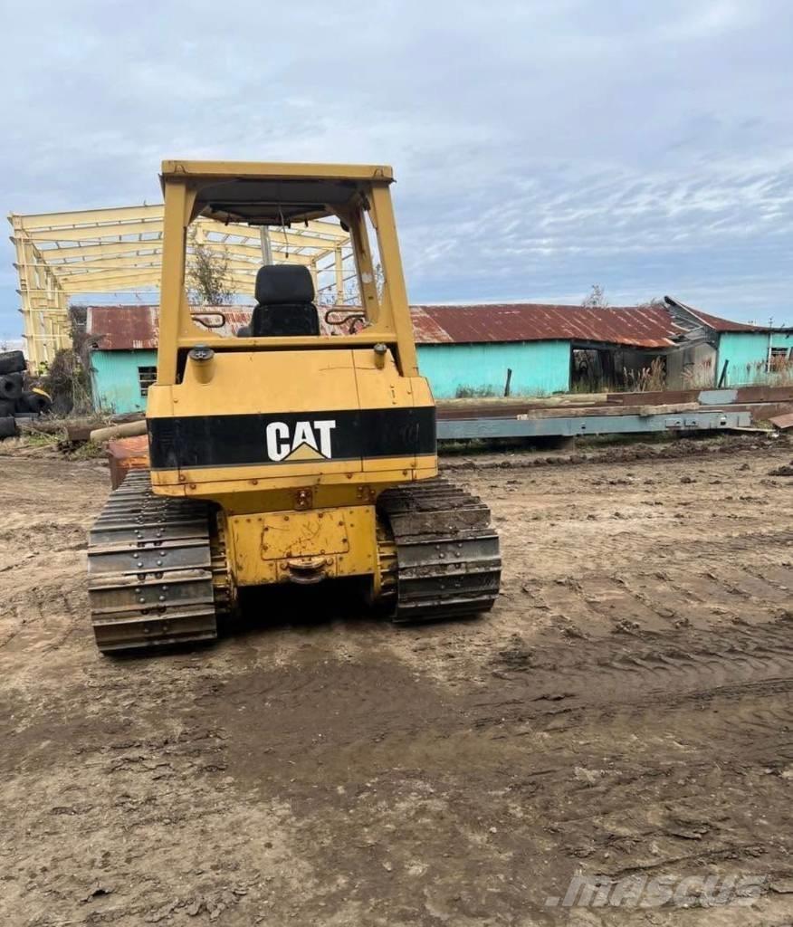 CAT D 5 G LGP Buldooserid