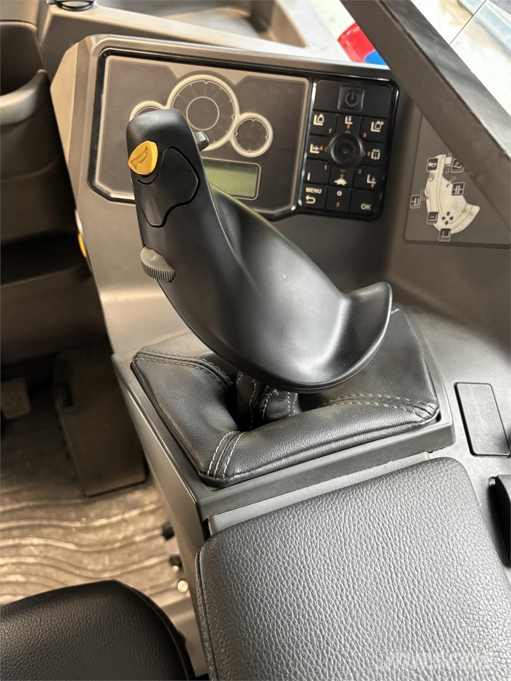 Atlet UHD200 Lükandmastiga tõstukid