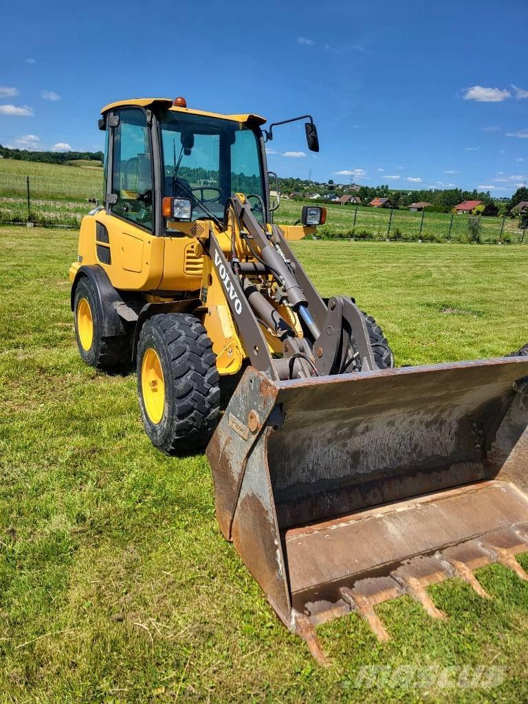 Volvo L 25 F Rataslaadurid