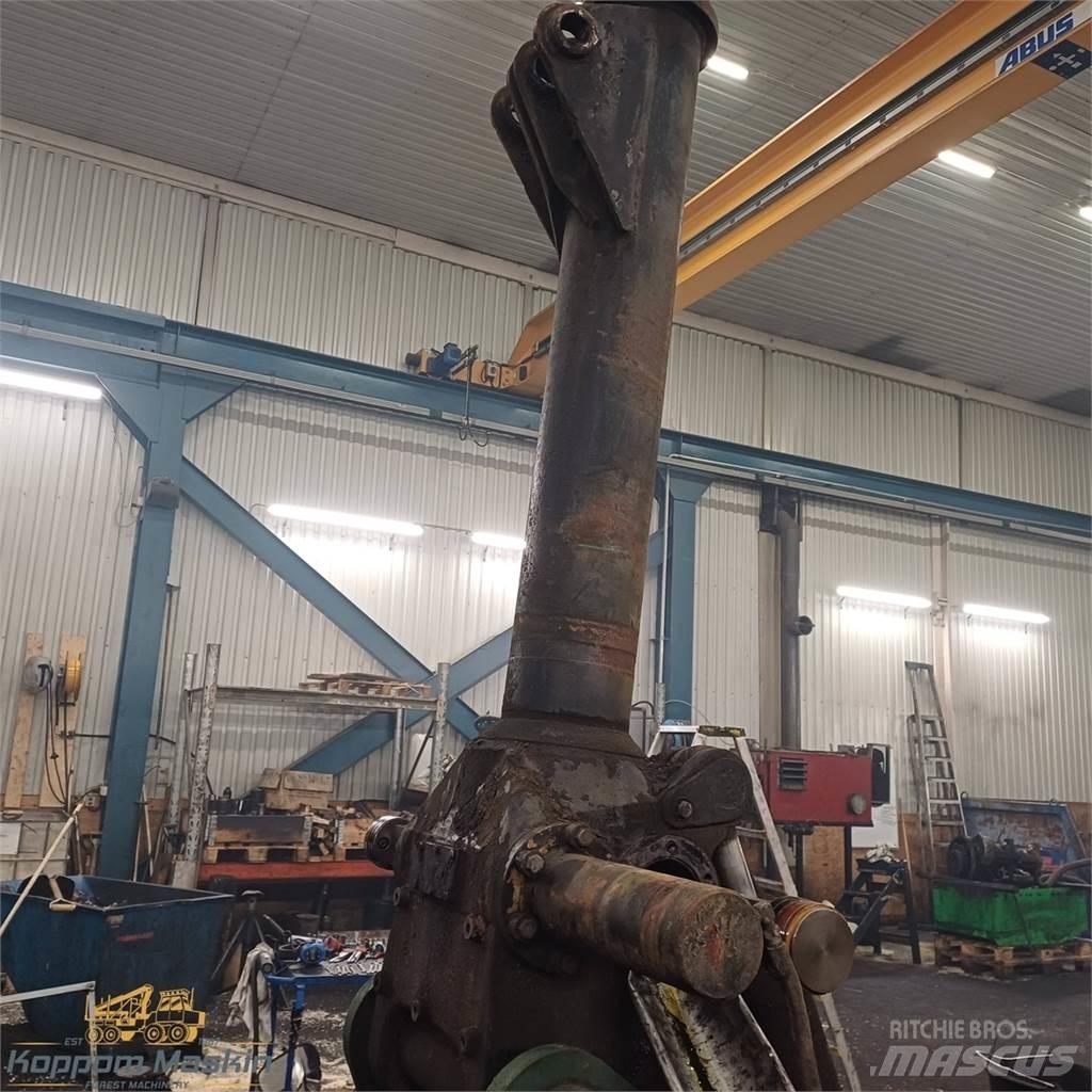 FMG 374 Forvarderi kraanad