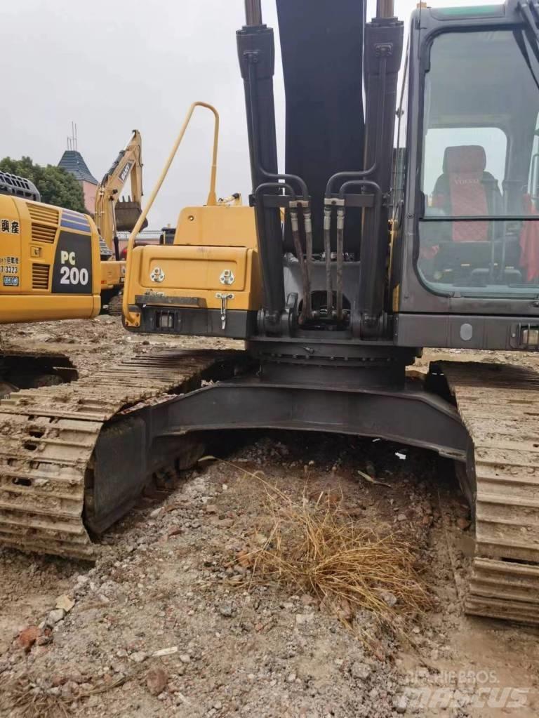 Volvo EC 210 DL Roomikekskavaatorid