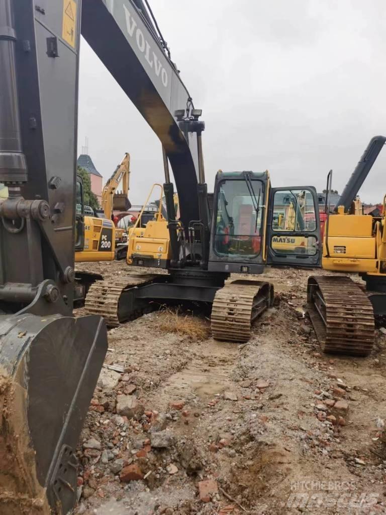 Volvo EC 210 DL Roomikekskavaatorid