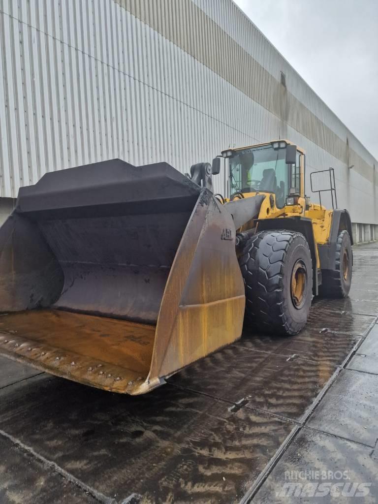 Volvo L 220 F Rataslaadurid