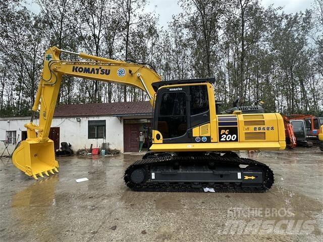 Komatsu pc200-8 Roomikekskavaatorid