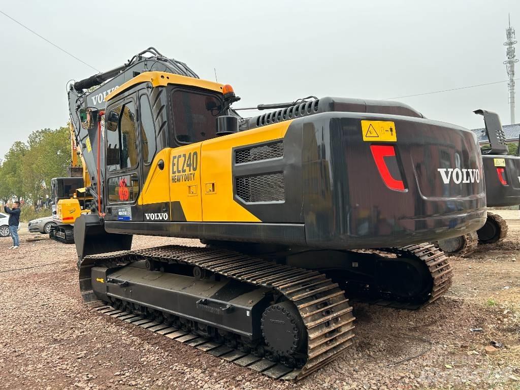 Volvo EC 240 Roomikekskavaatorid