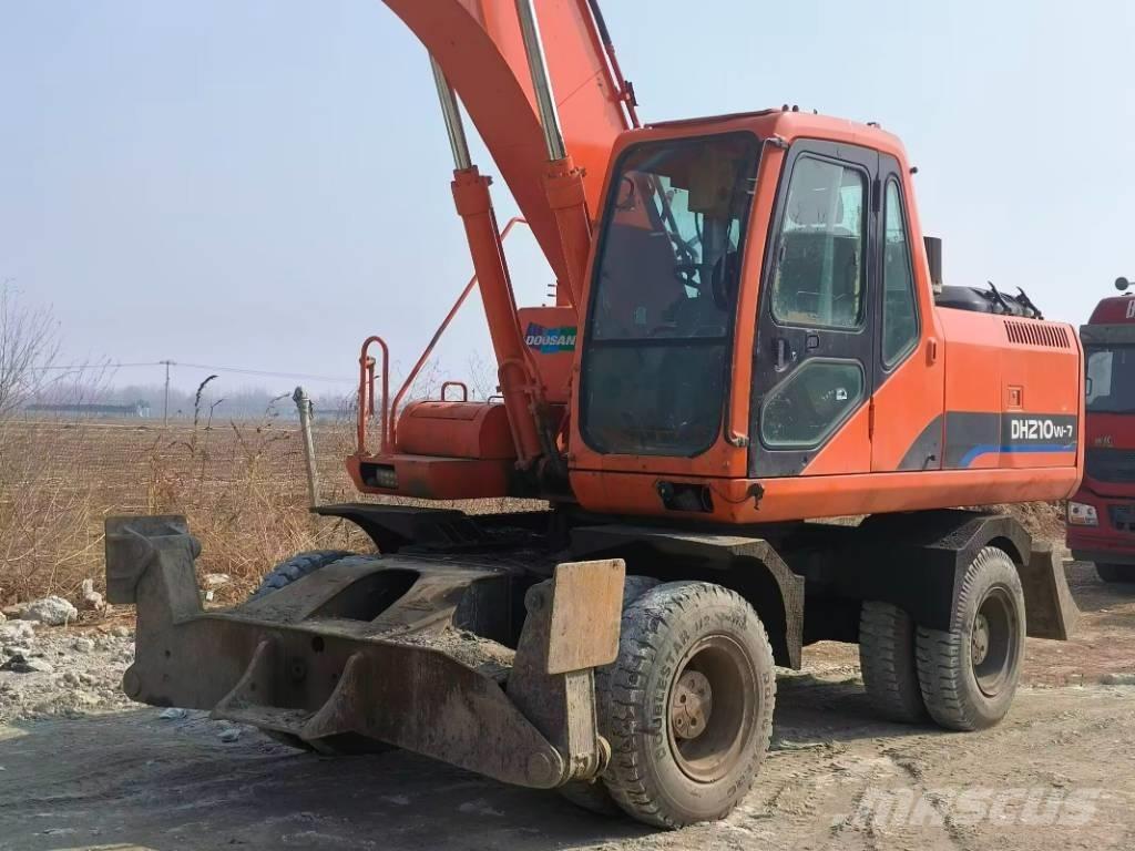 Doosan DH210W-7 Ratasekskavaatorid
