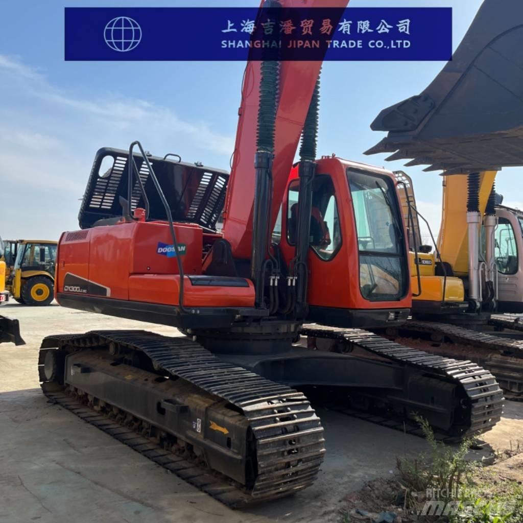 Doosan DX 300 Roomikekskavaatorid