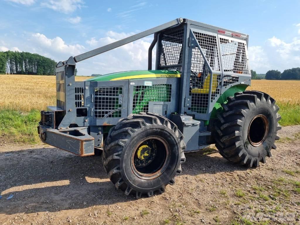 John Deere 5100 M Metsatööks kohandatud traktorid