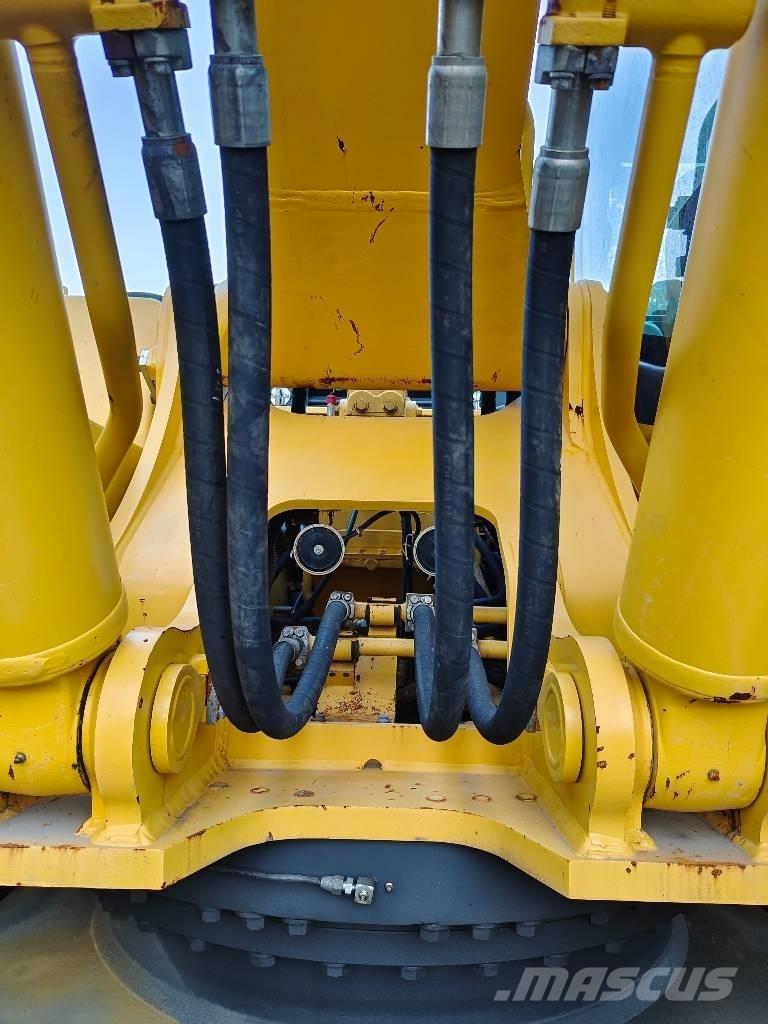 Komatsu PC 400-8 Roomikekskavaatorid