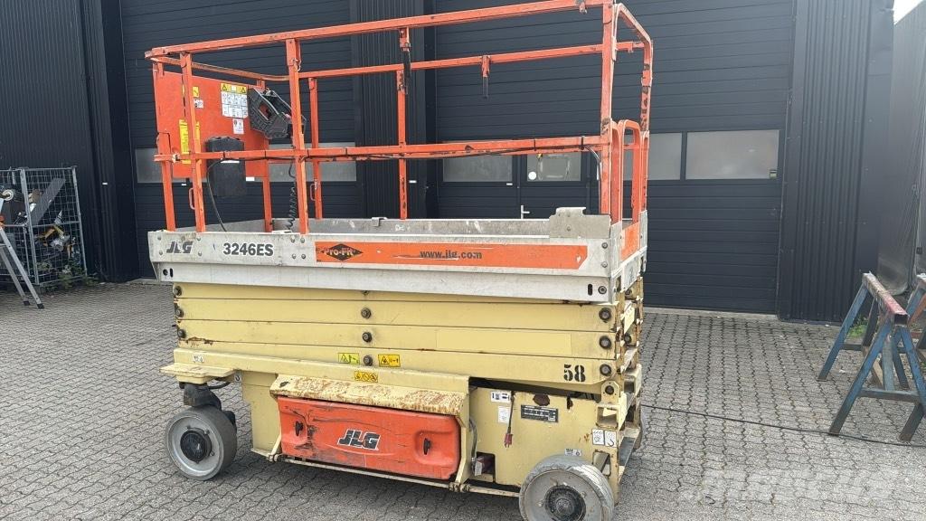 JLG 3246 ES Käärtõstukid