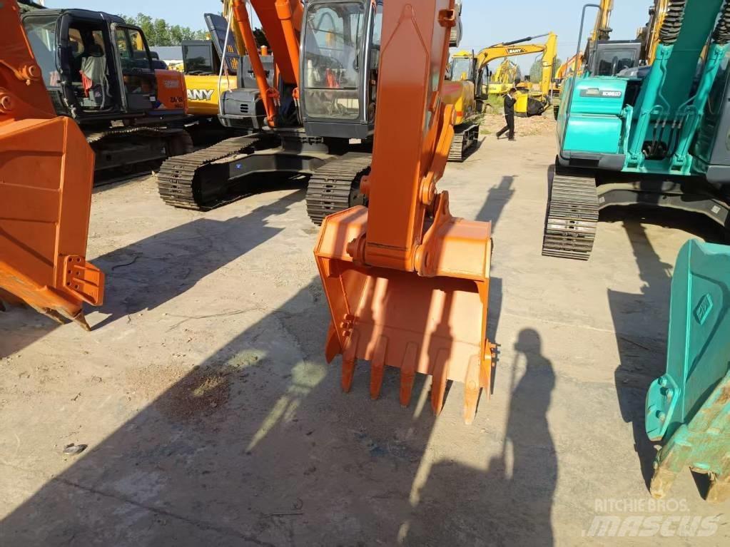 Hitachi ZX130-5A Roomikekskavaatorid