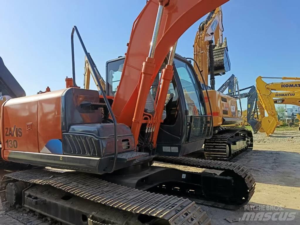 Hitachi ZX130-5A Roomikekskavaatorid