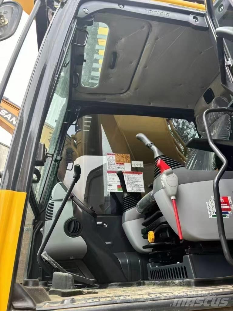 Komatsu 400-8 Roomikekskavaatorid