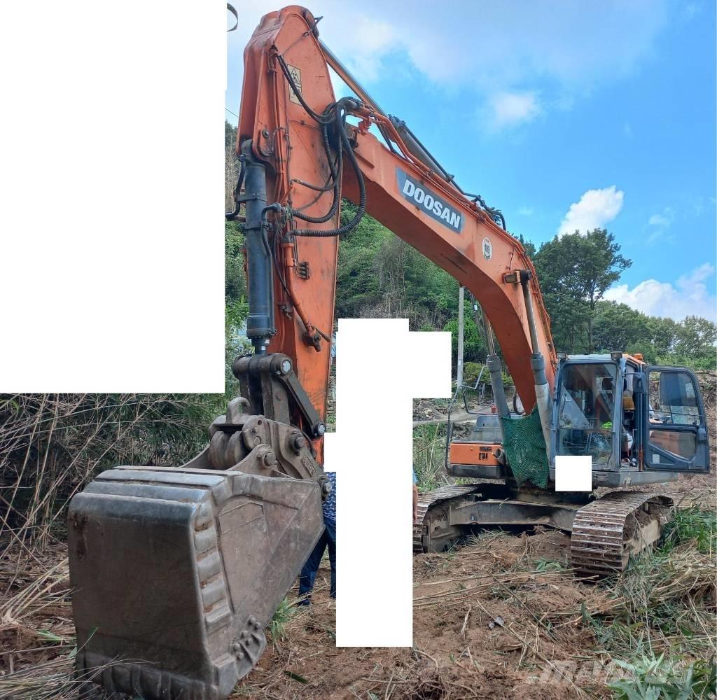Doosan DX 300 LC-5 Roomikekskavaatorid
