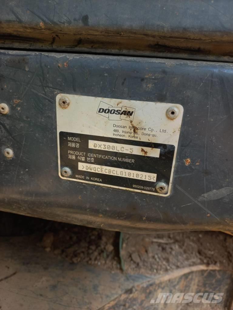 Doosan DX 300 LC-5 Roomikekskavaatorid