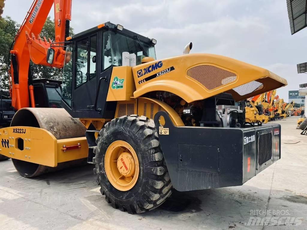 XCMG XS 223 J Ühe trumliga rullid