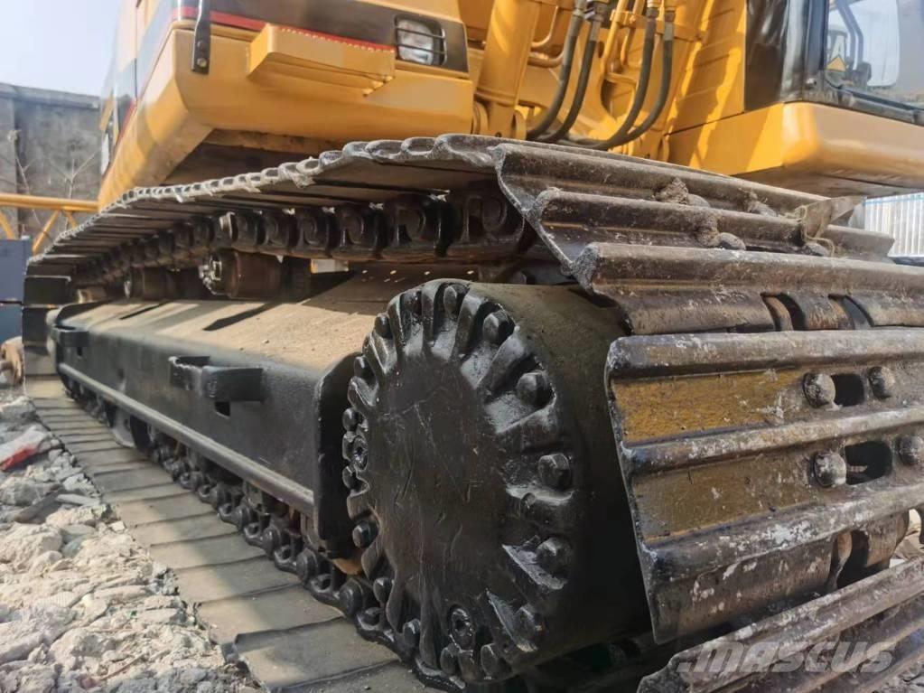 CAT 320BL Roomikekskavaatorid