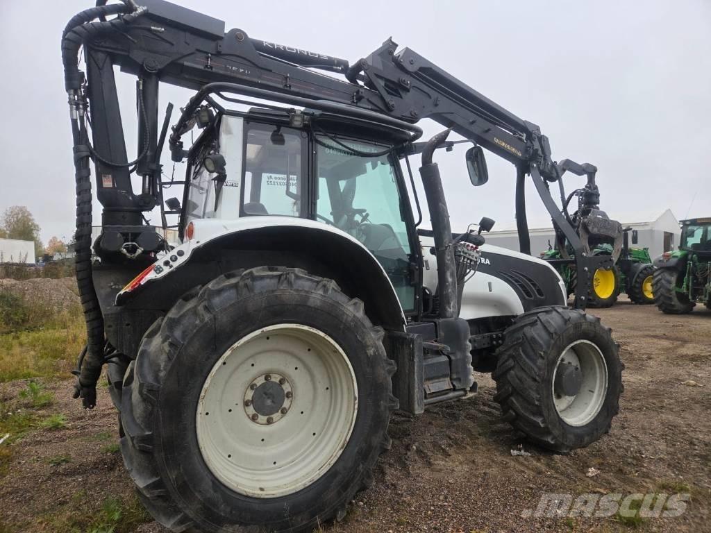 Valtra T 163 Traktorid