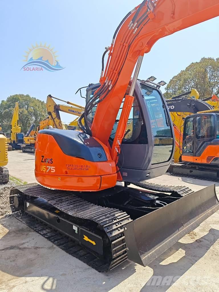Hitachi ZX 75 Väikeekskavaatorid 7t-12t
