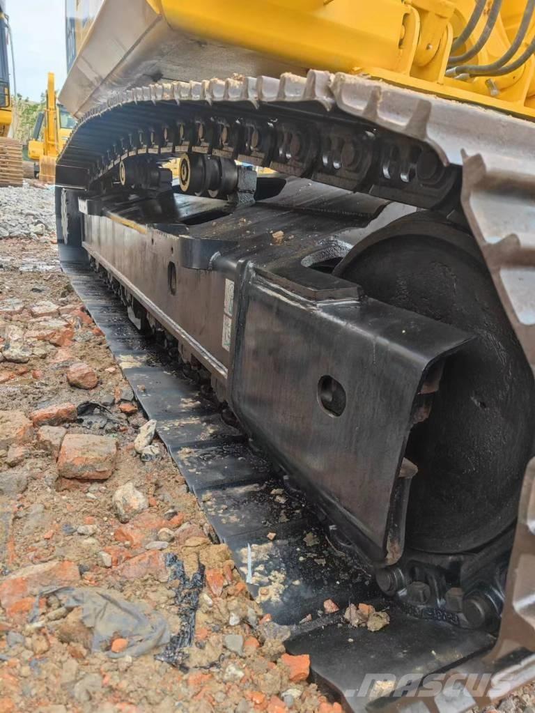 Komatsu PC 200-8 Roomikekskavaatorid
