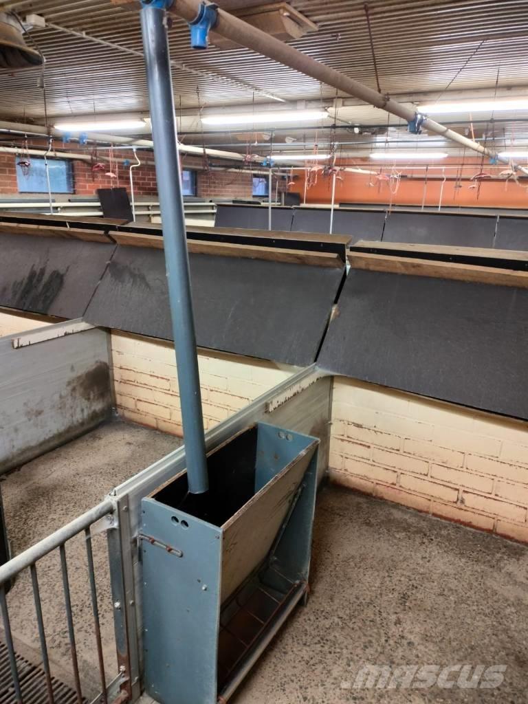 Pellon kuivaruokkija Söödajagajad