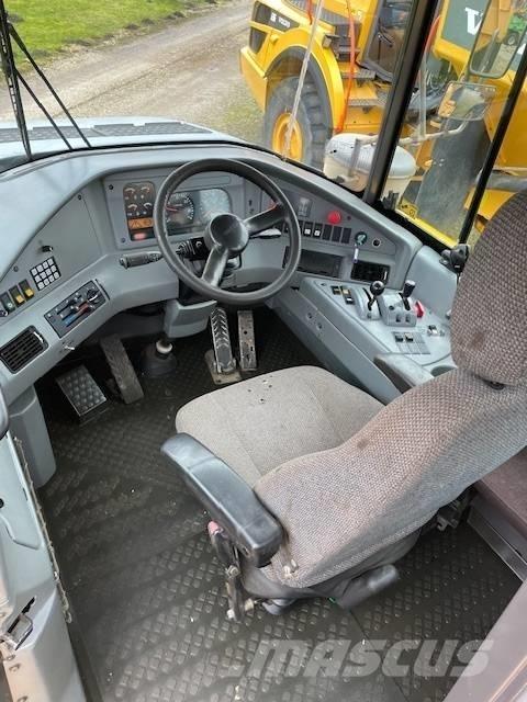 Volvo A30E Liigendraamiga pinnaseveokid