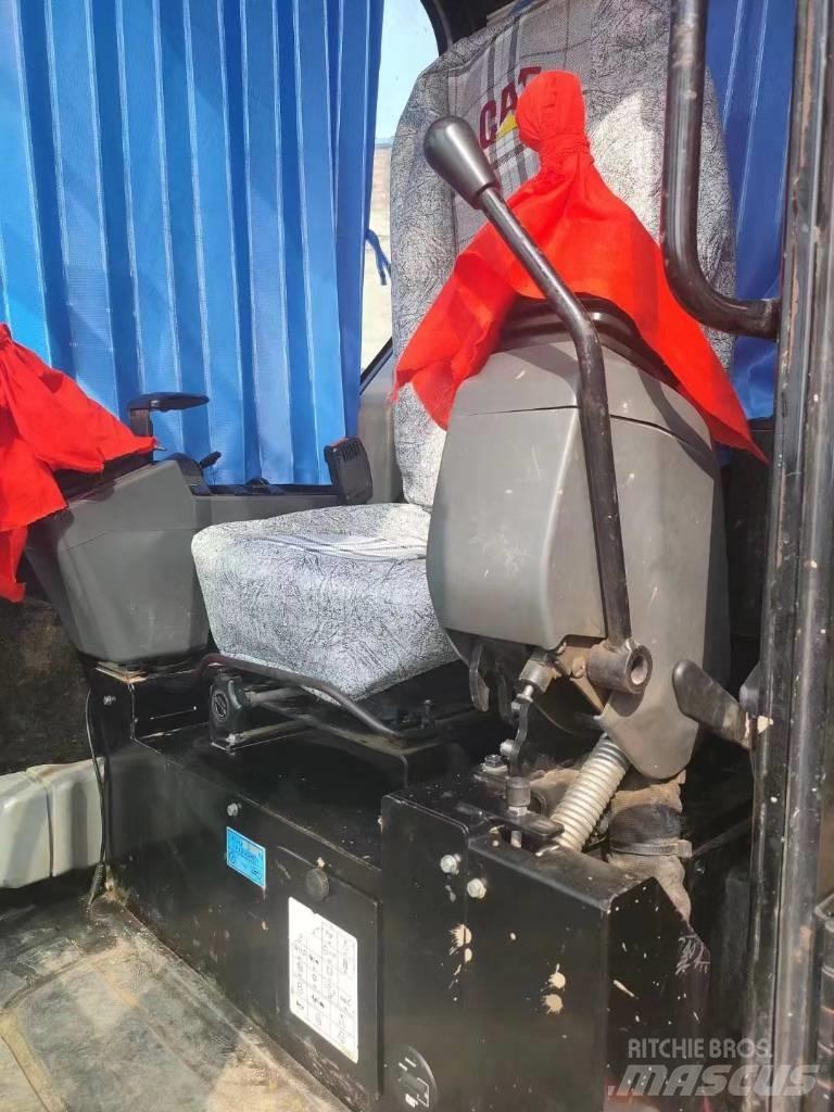CAT 307E2 Roomikekskavaatorid
