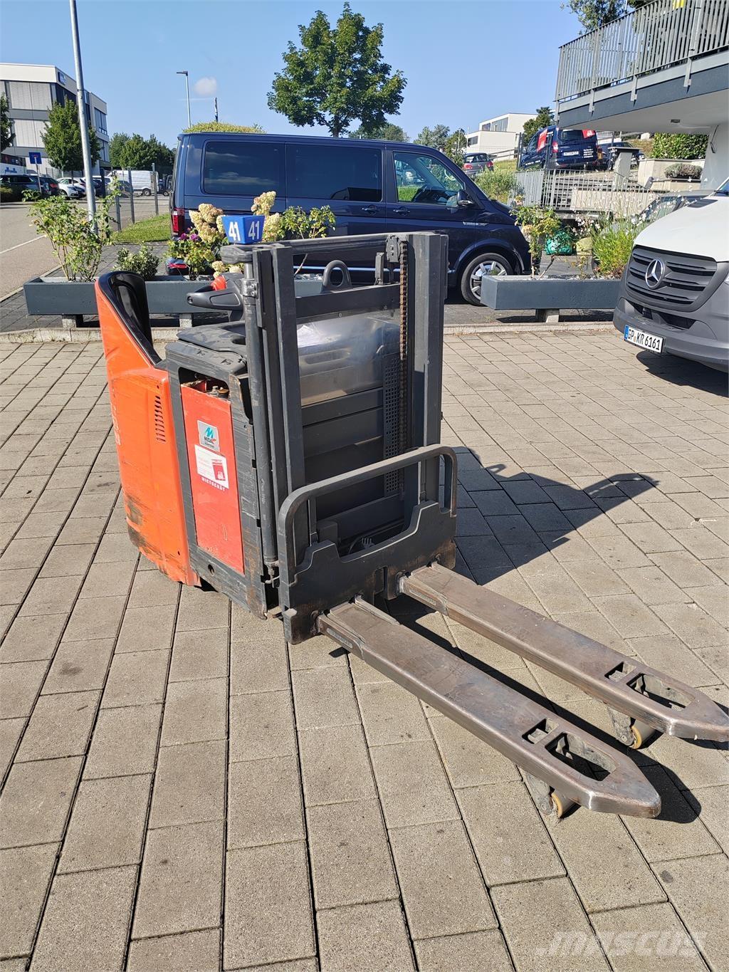 Linde L12 LHP SP Platvormiga virnastajad