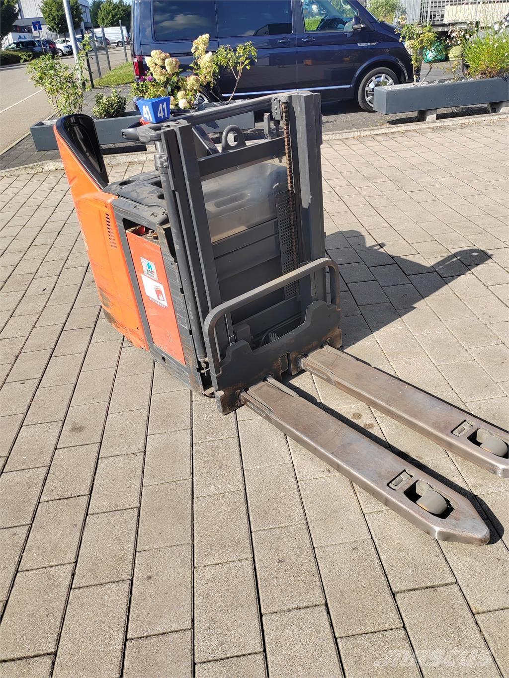 Linde L12 LHP SP Platvormiga virnastajad