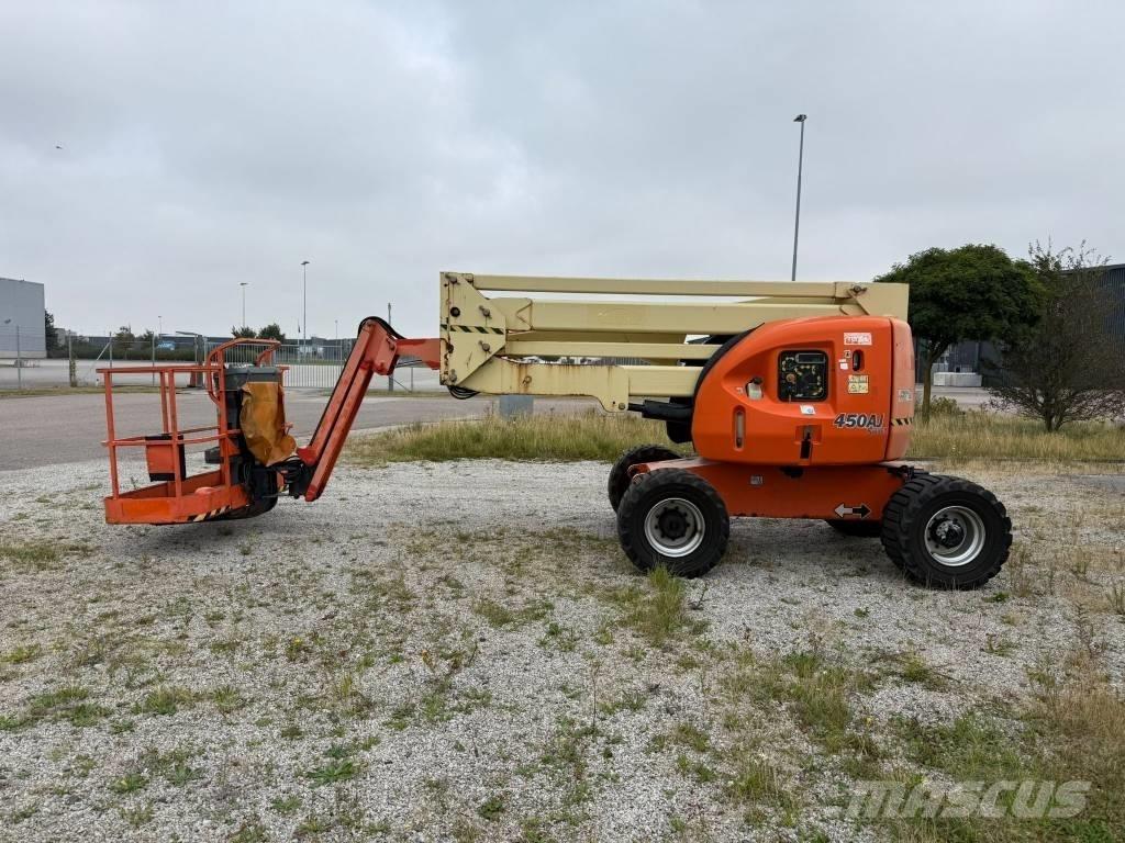JLG 450 AJ Iseliikuvad poomtõstukid