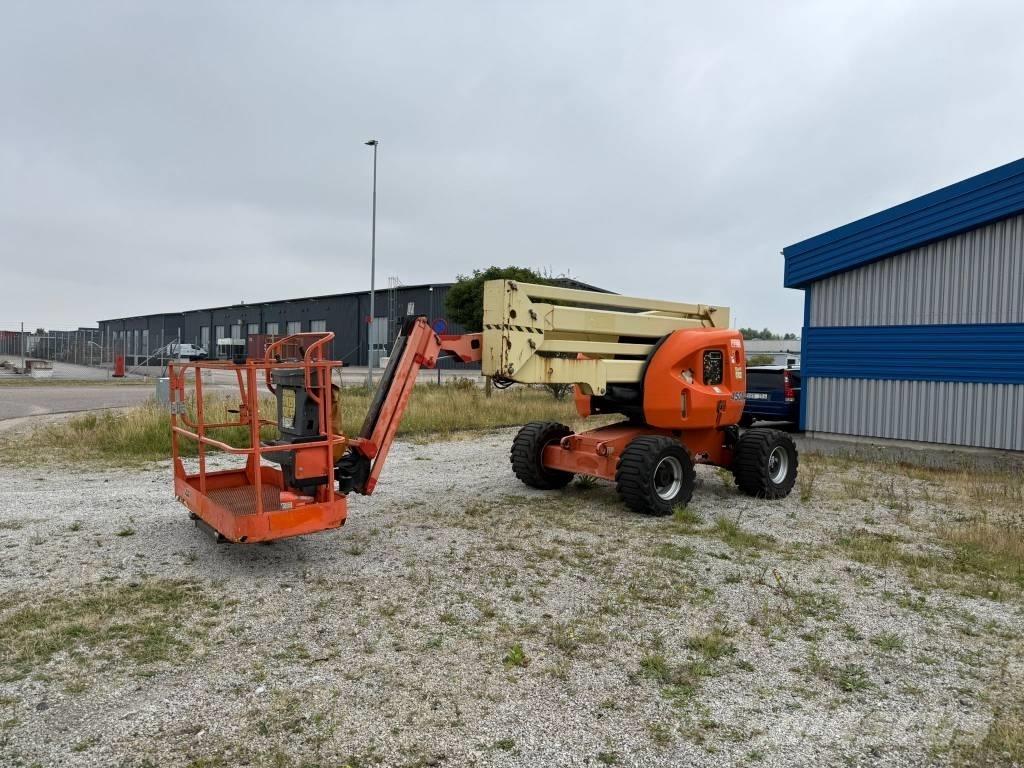JLG 450 AJ Iseliikuvad poomtõstukid