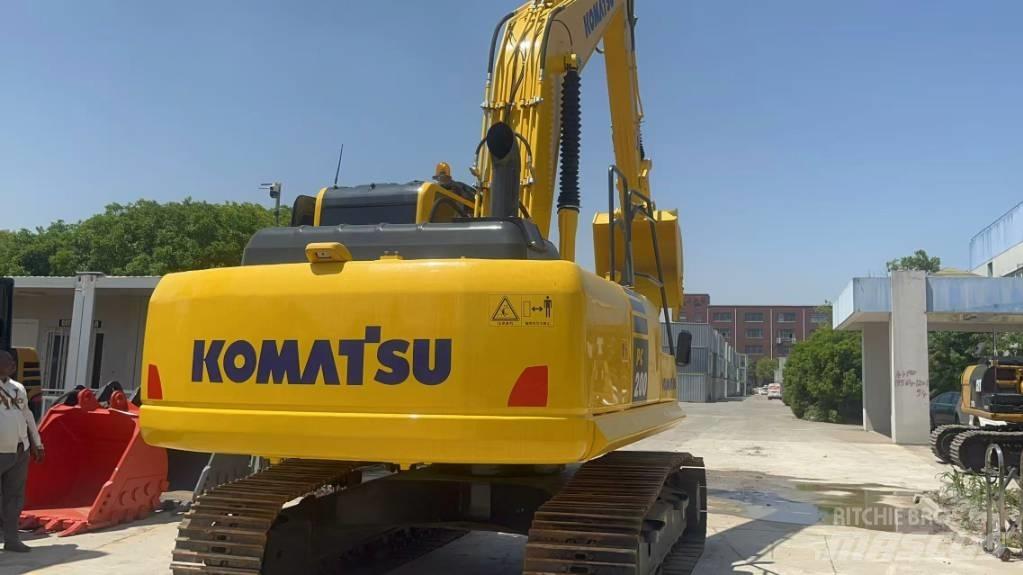 Komatsu PC 200-7 Roomikekskavaatorid