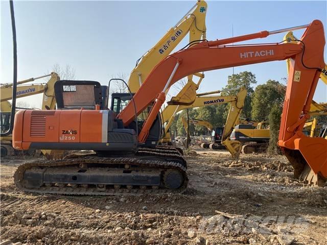 Hitachi ZX250 Roomikekskavaatorid