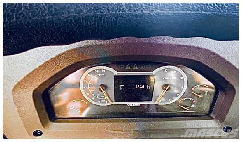 Volvo A 30 G Liigendraamiga pinnaseveokid