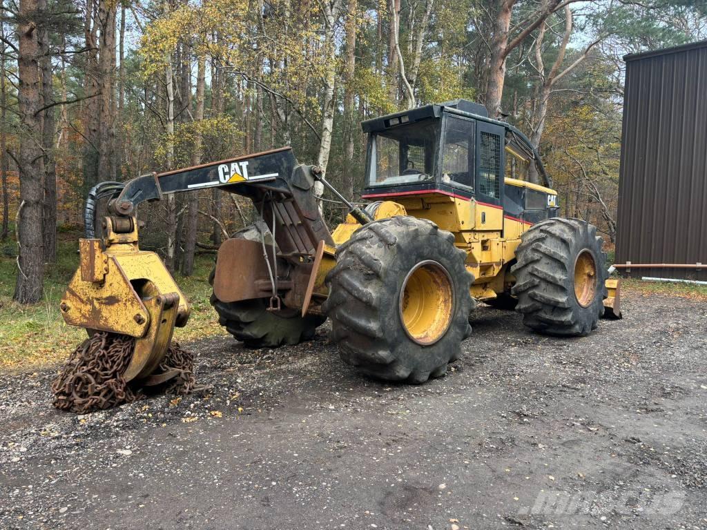 CAT 525B Skidder Väljaveotraktorid