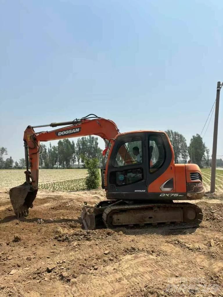 Doosan DX 75-9 Roomikekskavaatorid