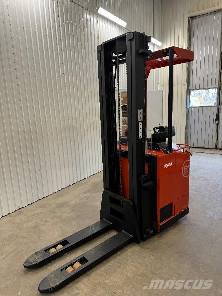 Toyota SSE160 Platvormiga virnastajad