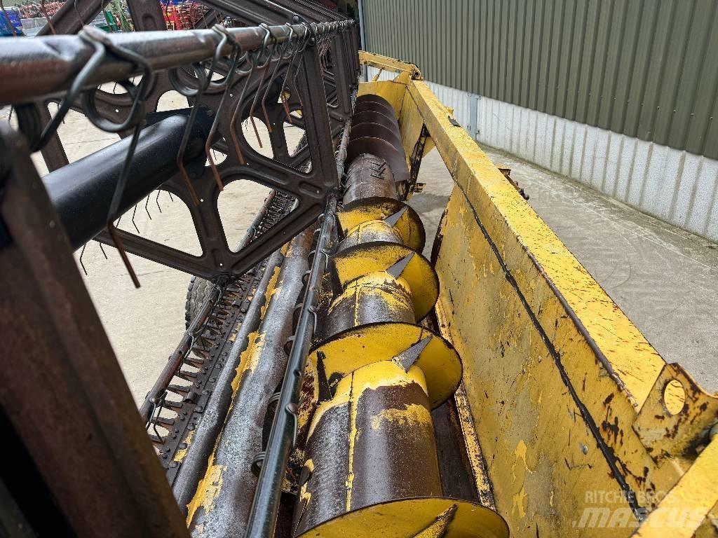 New Holland TX 67 Teraviljakombainid