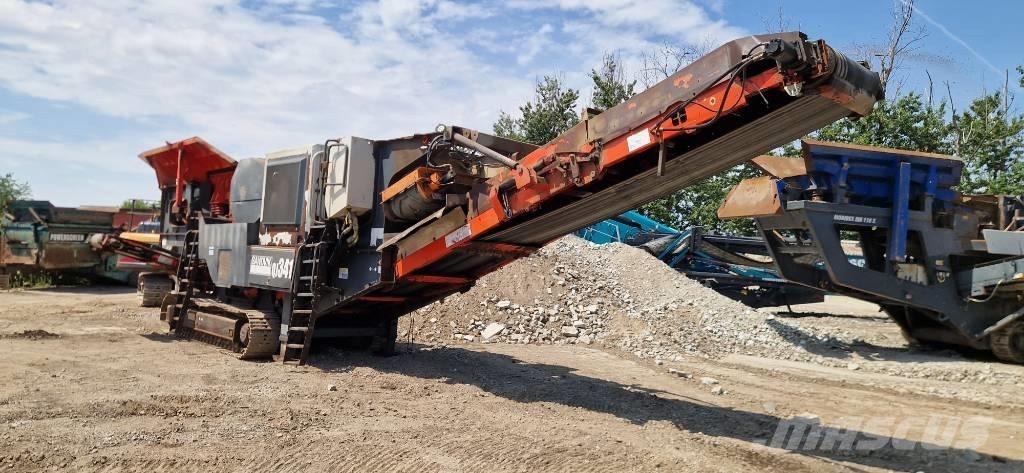Sandvik QJ 341 Iseliikuvad purustid