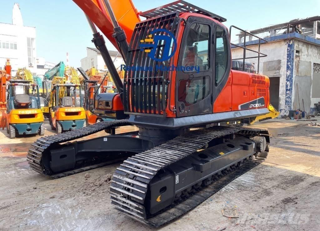 Doosan DX 300 Roomikekskavaatorid