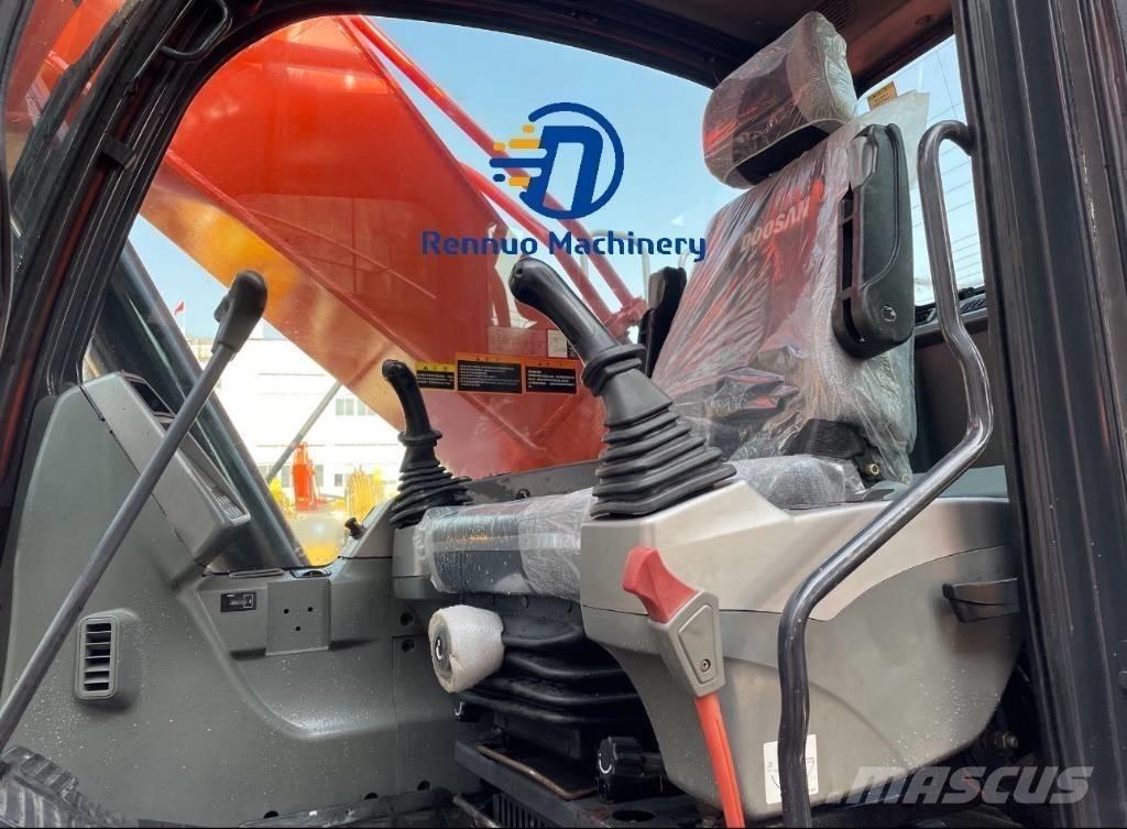 Doosan DX 300 Roomikekskavaatorid
