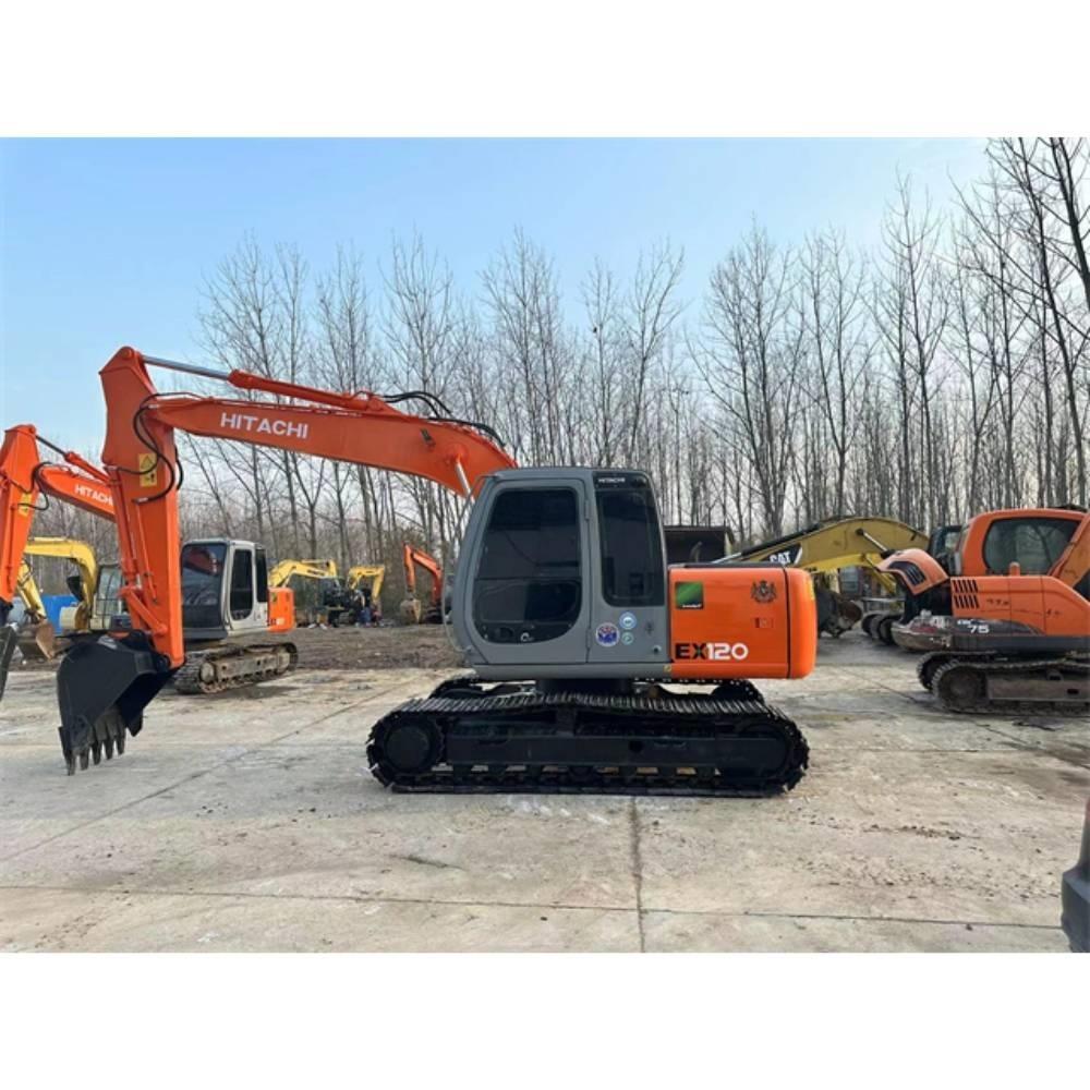 Hitachi EX120 Roomikekskavaatorid