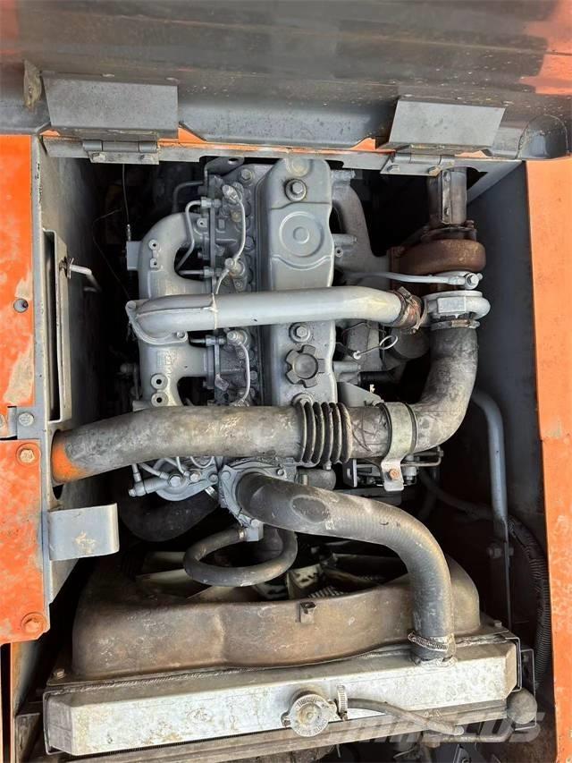 Hitachi EX120 Roomikekskavaatorid