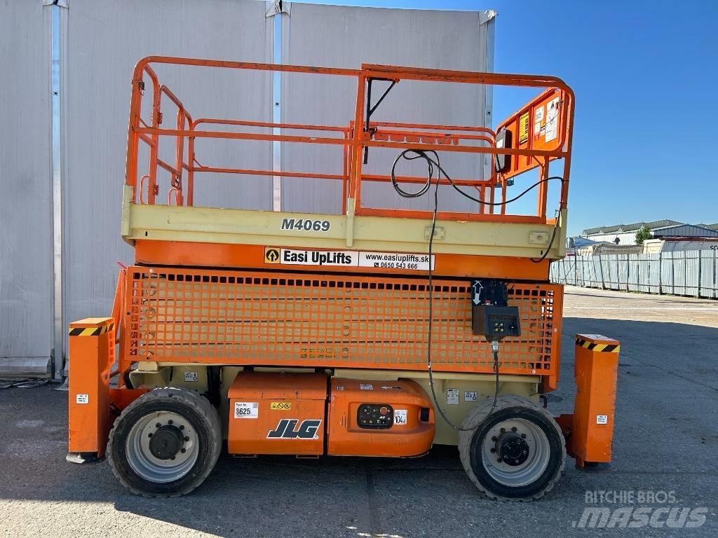 JLG 4069 Käärtõstukid