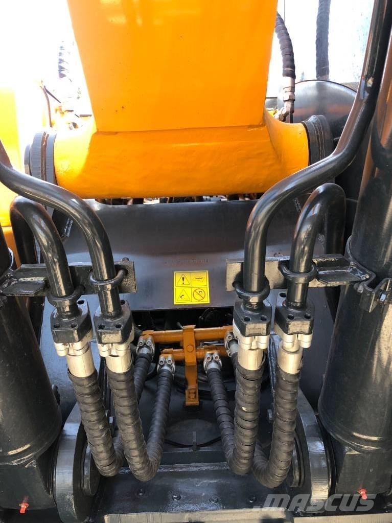 Hyundai R220LC-9S Roomikekskavaatorid