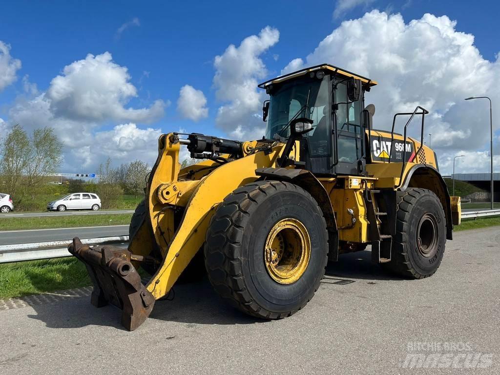 CAT 966M XE Rataslaadurid