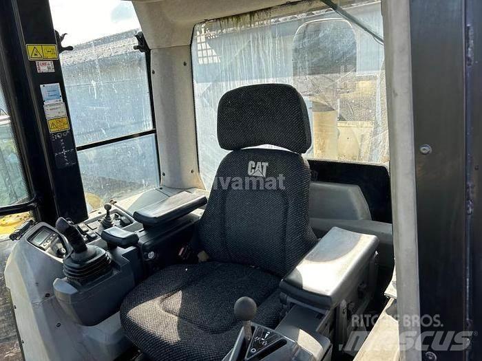 CAT 963D - Muud ekskavaatorid