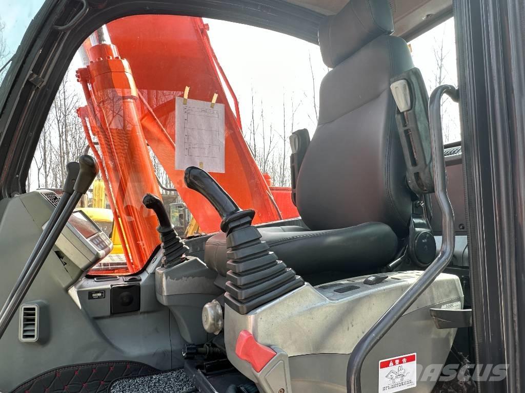 Doosan DX160LC Roomikekskavaatorid