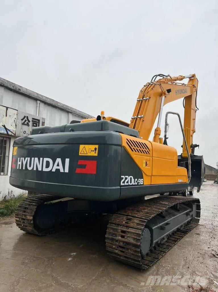 Hyundai R220LC-9S Roomikekskavaatorid