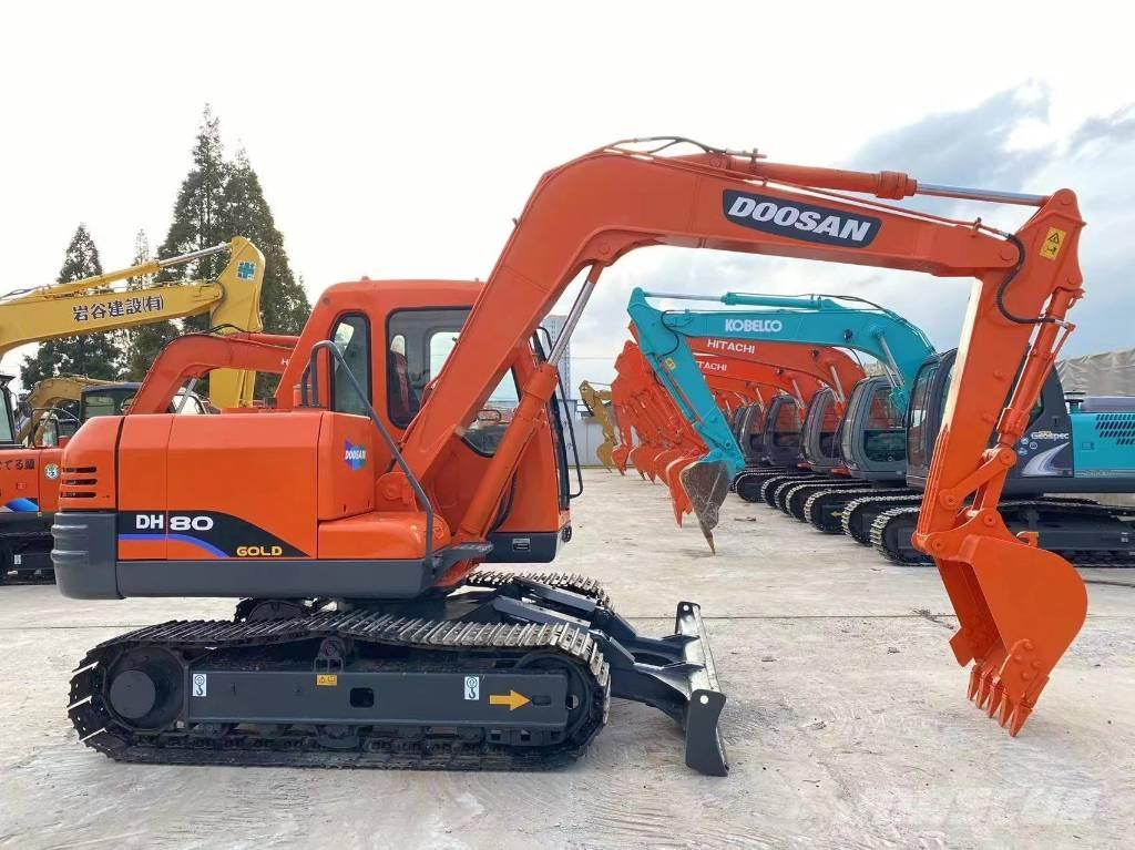 Doosan DH80 Väikeekskavaatorid 7t-12t